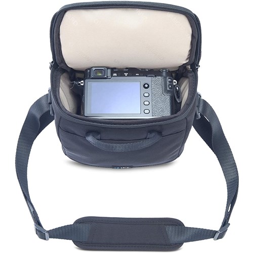 Vanguard VEO GO15M BK Camera Bag, Black_1 - Theodist